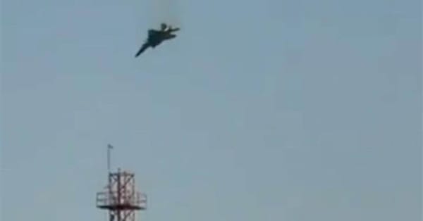 Irán derriba un caza F-15 y destruye cuartel general de la base aérea de EE. UU. en Baréin